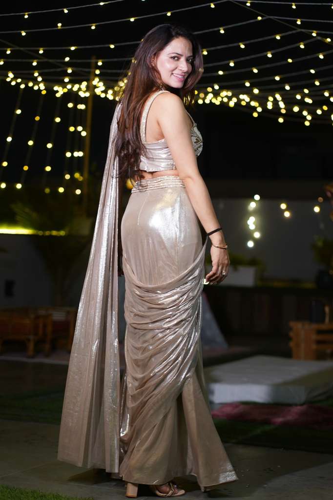 Liquid Gold Pre-Draped Saree ( 1813 M-35) - Image 3